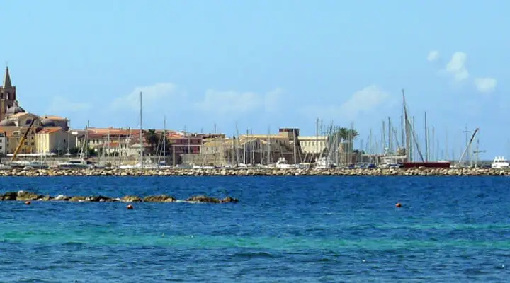 Billets avion Alghero - Découvrez le port pittoresque et la vue sur la mer Billets avion Alghero - Découvrez le port pittoresque et la vue sur la mer