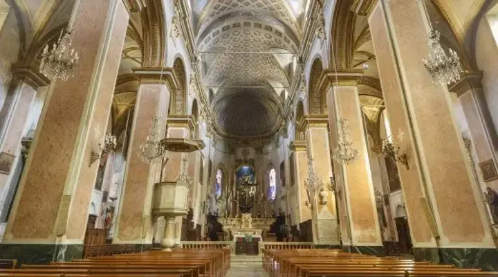 L'Église principale de Bastia Visitez l'église principale de Bastia, réservez un billet d'avion pas cher pour la Corse