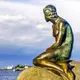 Vue d'une statue de la petite sirène symbole de Copenhague