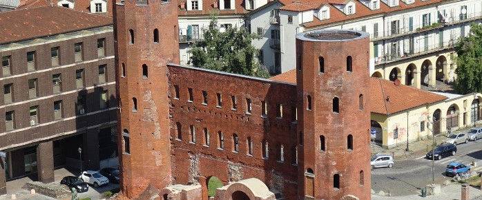 Billets avion Turin - Visitez la Porte Palatine, vestige de l’époque romaine