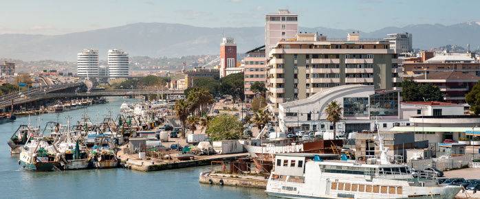 Billet avion Pescara - Découvrez le port animé et les vues sur la mer Adriatique