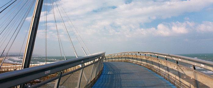 Billets avion Pescara - Visitez le Pont de Pescara et sa vue spectaculaire sur la rivière