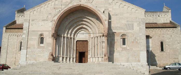 Billet avion pas cher Ancône - Découvrez la cathédrale Saint-Cyriaque