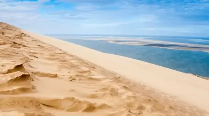 Explorez la Dune du Pilat , trouvez un vol pas cher à destination de Bordeaux Explorez la Dune du Pilat , trouvez un vol pas cher à destination de Bordeaux