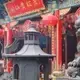 Photo de la façade d'un temple chinois à Hong Kong