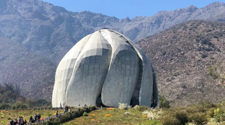 Le Templo Baha'i de Sudamérica Réservez un vol pas cher pour le Chili et allez admirer le Templo Baha'i de Sudamérica