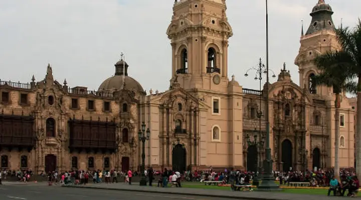 La Plaza de Armas à Lima Voyage à Lima, découverte de la Plaza de Armas