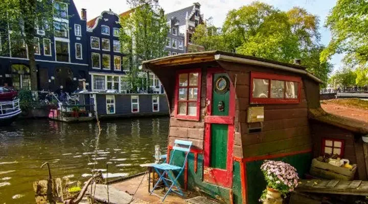 Vol direct Amsterdam, allez tester les coffe shop et vous balader le long des canaux Vol direct Amsterdam, allez tester les coffe shop et vous balader le long des canaux
