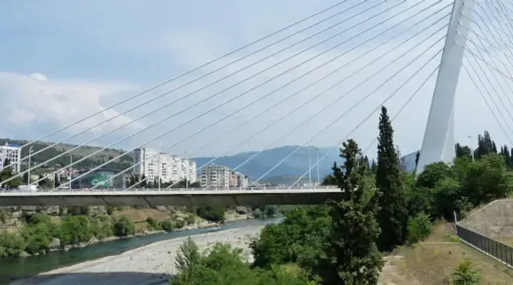 Billet d'avion pour Podgorica, traversez le pont du Millenium Billet d'avion pour Podgorica, traversez le pont du Millenium