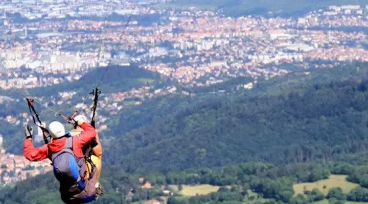 Vivez un baptême de parapente à Clermont-Ferrand, trouvez un billet d'avion pas cher Vivez un baptême de parapente à Clermont-Ferrand, trouvez un billet d'avion pas cher