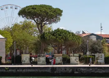 Promenez-vous sur le quai Duperré à La Rochelle, réservez un vol pas cher