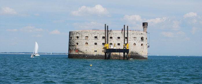 Admirez le Fort Boyard depuis La Rochelle, réservez un vol pas cher