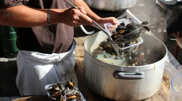 Profitez de la Braderie de Lille et de ses moules à volonté avec un vol pas cher Profitez de la Braderie de Lille et de ses moules à volonté avec un vol pas cher