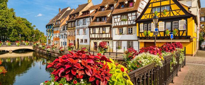 Admirez les maisons à colombages de Colmar près de Mulhouse, réservez un vol pas cher