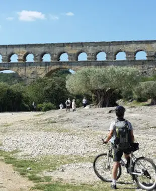 Visiter Nîmes et ses environs