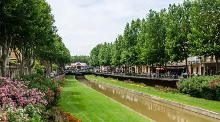Explorez le canal de la Basse à Perpignan, réservez un billet d'avion pas cher Explorez le canal de la Basse à Perpignan, réservez un billet d'avion pas cher