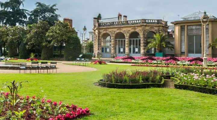 Promenez-vous dans le Parc Thabor et réservez un billet d'avion pas cher pour Rennes Promenez-vous dans le Parc Thabor et réservez un billet d'avion pas cher pour Rennes
