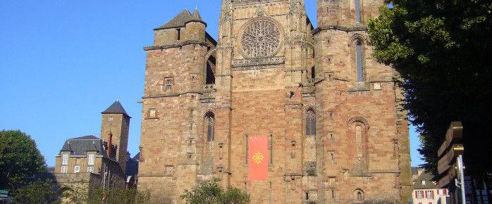 Visitez la cathédrale Notre-Dame de l'Assomption à Rodez avec un vol pas cher