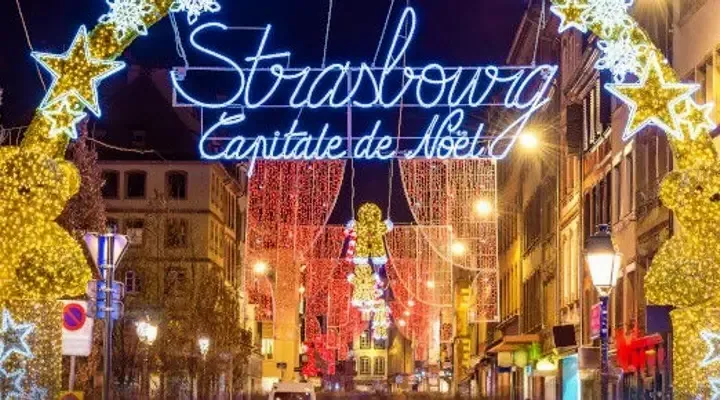 Vivez l'ambiance magique du marché de Noël, réservez un billet d'avion pas cher pour Strasbourg Vivez l'ambiance magique du marché de Noël, réservez un billet d'avion pas cher pour Strasbourg