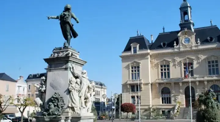 Découvrez la Mairie de Tarbes, réservez un vol pas cher pour Lourdes et Tarbes Découvrez la Mairie de Tarbes, réservez un vol pas cher pour Lourdes et Tarbes
