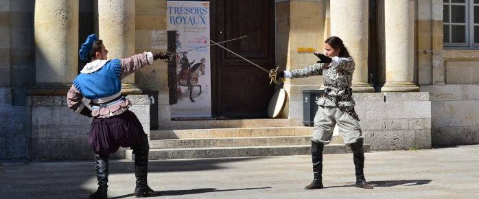 Assistez à des spectacles au Château de Blois près de Tours, réservez un vol pas cher