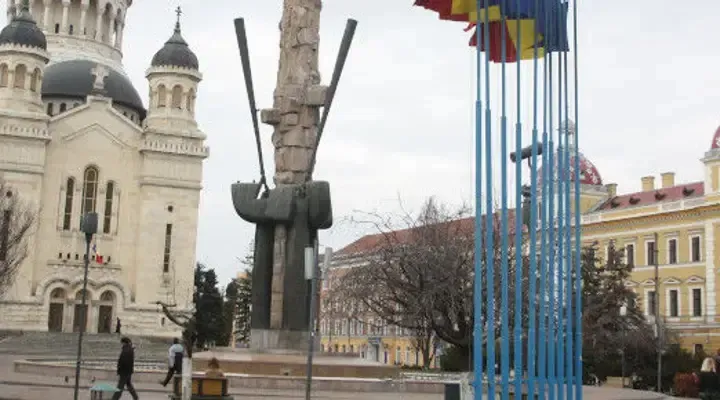 La place Avram Iancu de Cluj-Napoca Billet d'avion pour Cluj-Napoca, flânez sur la place Avram Iancu