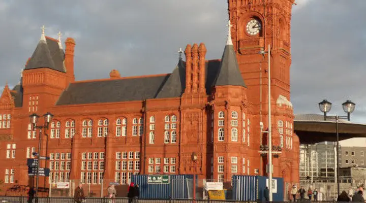 Pierhead Building à Cardiff Réservez un vol pas cher pour Cardiff, admirez le Pierhead Building