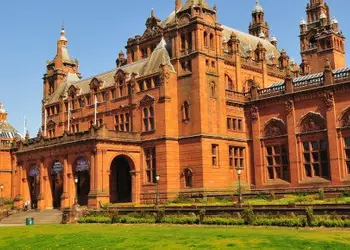 Billets d'avion pas chers Glasgow, visitez le Musée de Kelvingroove 
