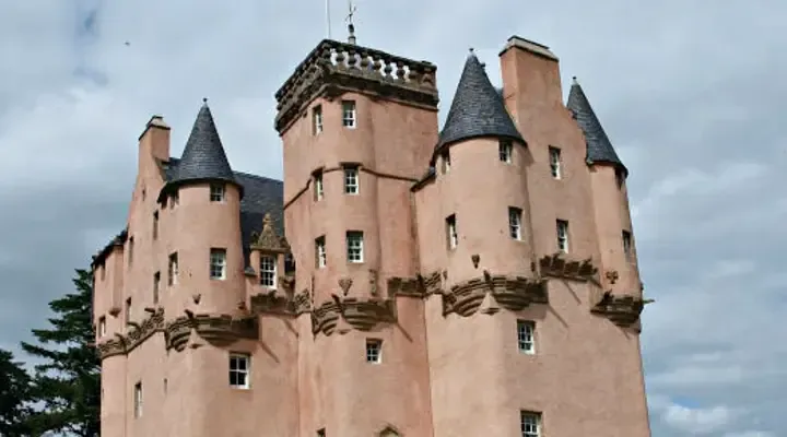 Le Château de Craigievar d'Aberdeen Réservez un vol pour Aberdeen au meilleur prix et visitez le château de Craigievar