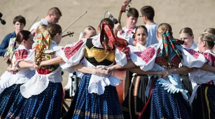 Des danseuses écossaises Trouvez un vol pas cher pour l’Écosse