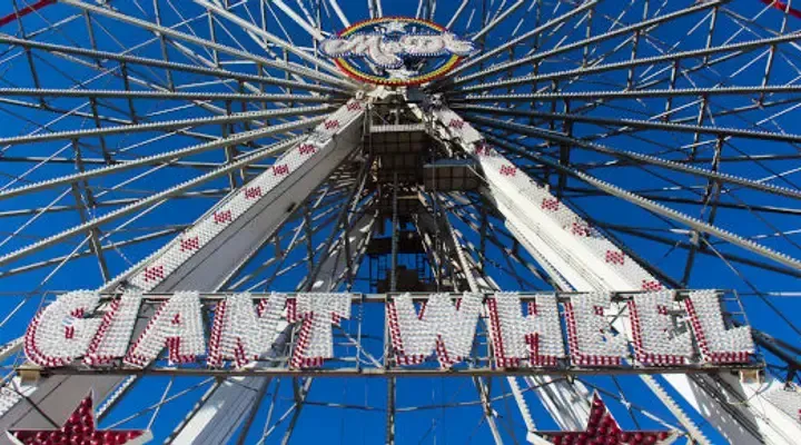 La Grande roue de Nottingham Profitez d’un vol pas cher pour Nottingham, admirez la grande roue et découvrez la ville sous un autre angle