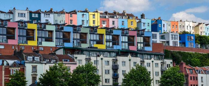 Admirez les maisons colorées de Clifton à Bristol, réservez votre séjour au Royaume-Uni dès maintenant