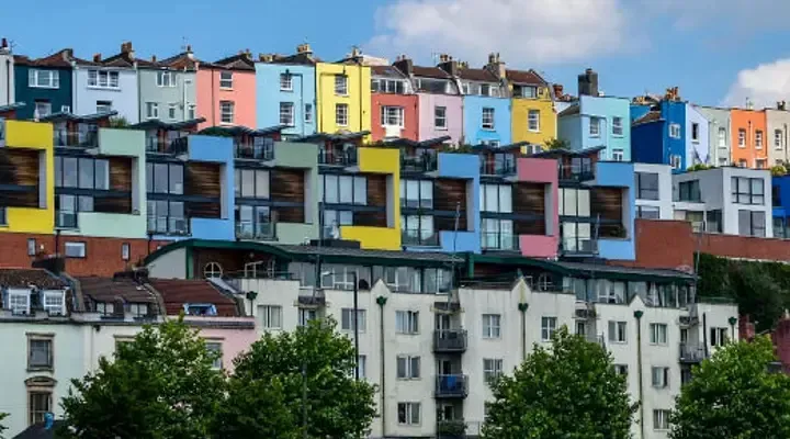 Les maisons colorées de la ville de Clifton près de Bristol Admirez les maisons colorées de Clifton à Bristol, réservez votre séjour au Royaume-Uni dès maintenant