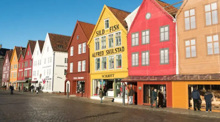 Réservez un vol pour Bergen au meilleur prix et admirez les maisons colorées du centre-ville Réservez un vol pour Bergen au meilleur prix et admirez les maisons colorées du centre-ville