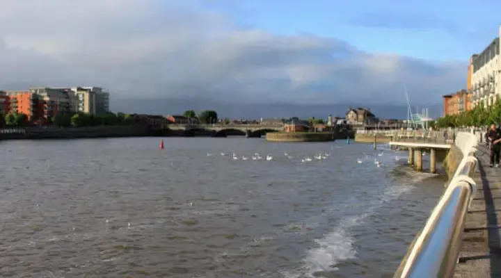 Admirez le bord du fleuve à Shannon, réservez un vol pas cher pour l’Irlande Admirez le bord du fleuve à Shannon, réservez un vol pas cher pour l’Irlande