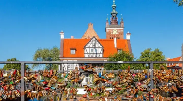 Le pont d'amour de Gdansk Billet d’avion pour Gdansk, découvrez le pont d’amour