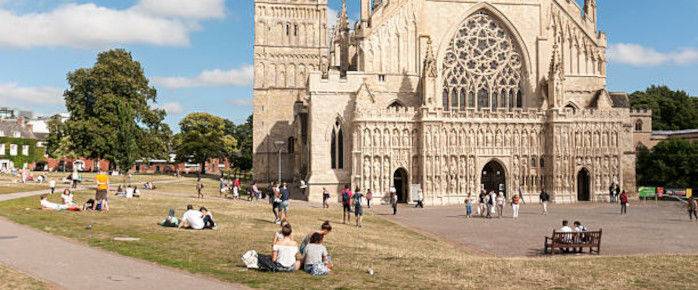 Vol pas cher pour Exeter, découvrez la cathédrale Saint-Pierre