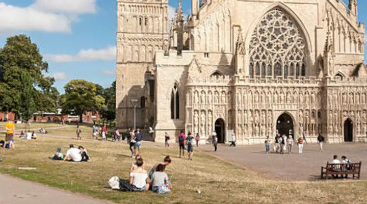 La Cathédrale Saint-Pierre d'Exeter Vol pas cher pour Exeter, découvrez la cathédrale Saint-Pierre