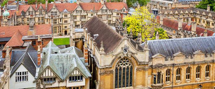 Réservez un vol pas cher pour Exeter, flânez dans le centre ville