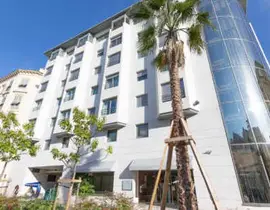 Goldstar Apartments & Suites