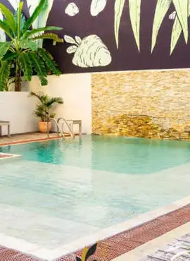 Tulip inn Sainte Clotilde 