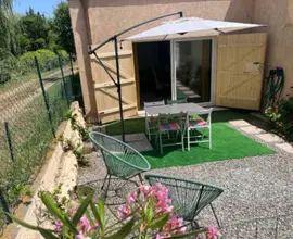 Studio tout équipé à la nuitée ou plus, proche aéroport 
