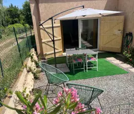 Studio tout équipé à la nuitée ou plus, proche aéroport 