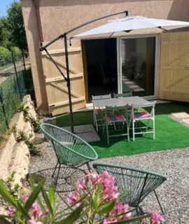 Studio tout équipé à la nuitée ou plus, proche aéroport 