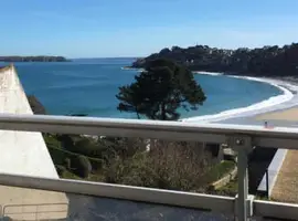 Réserver une chambre à Apt 204, Vue Mer, Accès plage Trestraou, Perros-Guirec à Lannion