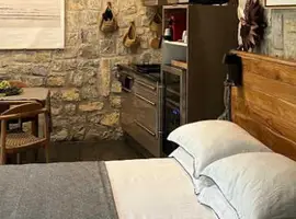 Réserver une chambre à Bois Bolchet Ecolodge à Nîmes
