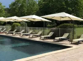 Réserver une chambre à Les Crouquets La cabane SPA des Truffiers à Brive