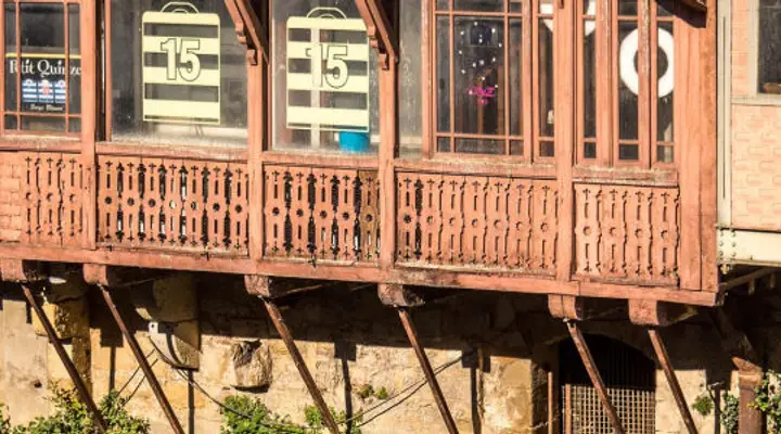 Découvrez les maisons à colombage de Castres, réservez un vol pas cher pour Castres Découvrez les maisons à colombage de Castres, réservez un vol pas cher pour Castres