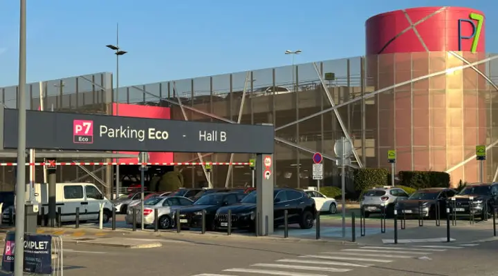 Entrée du parking P7 Eco de l'aéroport de Marseille Parking P7 Eco - Aéroport de Marseille