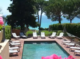 Réserver une chambre à Hôtel La Pinède à Ajaccio